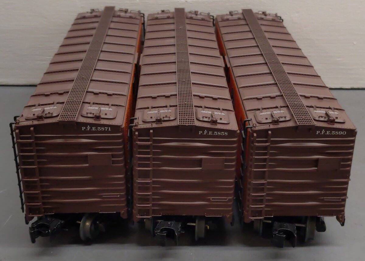 Lionel 6-83545 O VISIONLINE PFE Reefer Set w/One Operating Car (Pack of 3) EX/Box