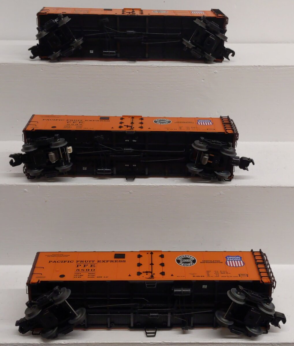 Lionel 6-83545 O VISIONLINE PFE Reefer Set w/One Operating Car (Pack of 3) EX/Box