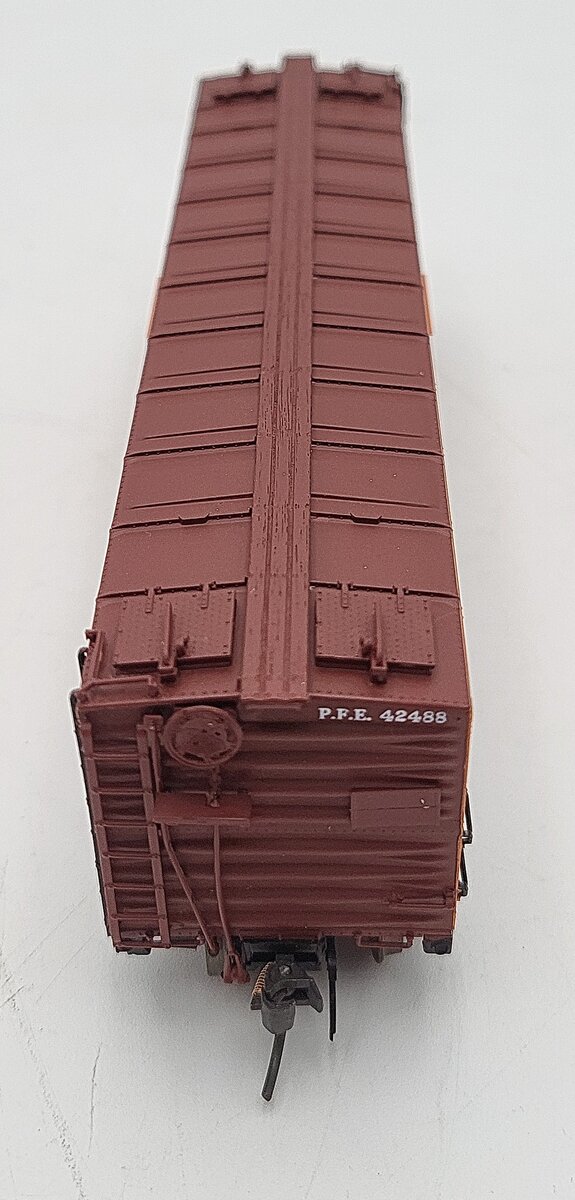 InterMountain 46702P-43 HO Pacific Fruit Express R-40-10 Reefer Car #42488 EX/Box