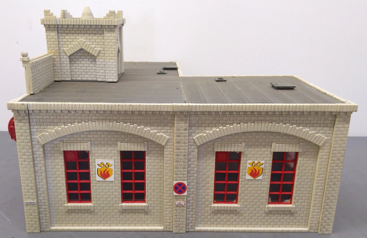 Piko 62242 G Scale Fire Departement Number 6 Station Building Kit