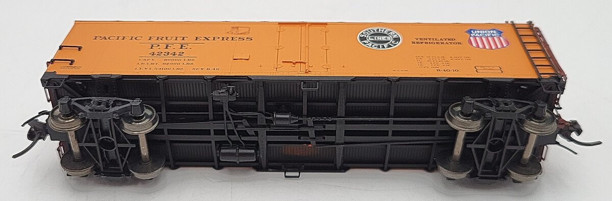 InterMountain 46702P-41 HO Scale Pacific Fruit Express R-40-10 Reefer Car #42342 EX/Box