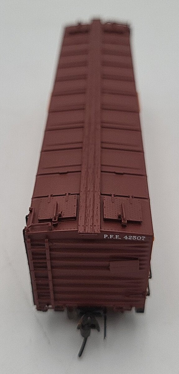 InterMountain 46702P-44 HO Scale Pacific Fruit Express R-40-10 Reefer Car #42507 EX/Box
