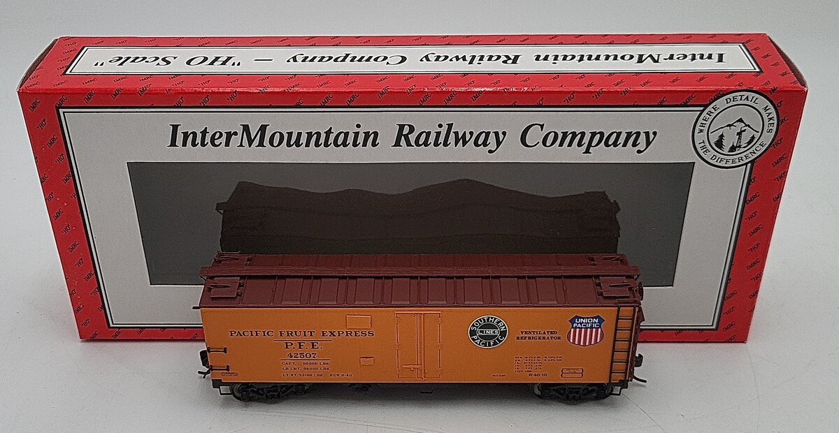 InterMountain 46702P-44 HO Scale Pacific Fruit Express R-40-10 Reefer Car #42507 EX/Box