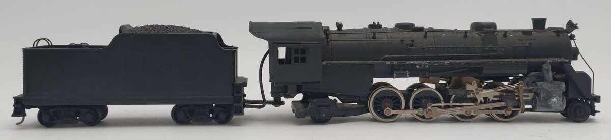 Varney Vintage HO Scale Diecast 2-8-2 Steam Locomotive & Tender VG