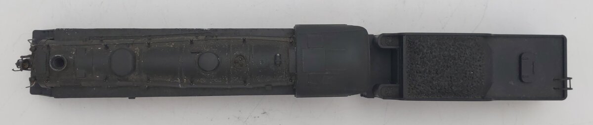 Varney Vintage HO Scale Diecast 2-8-2 Steam Locomotive & Tender VG