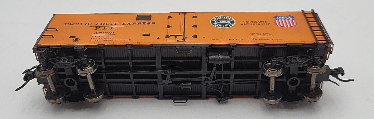 InterMountain 45501-67 Pacific Fruit Express Steel Sided Ice Bunker Car #47230 EX/Box