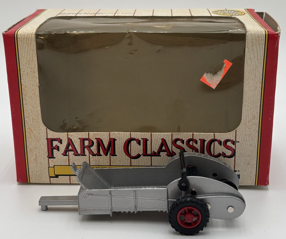 Ertl 2846 1:43 Scale Farm Classics Manure Spreader Diecast Metal LN/Box