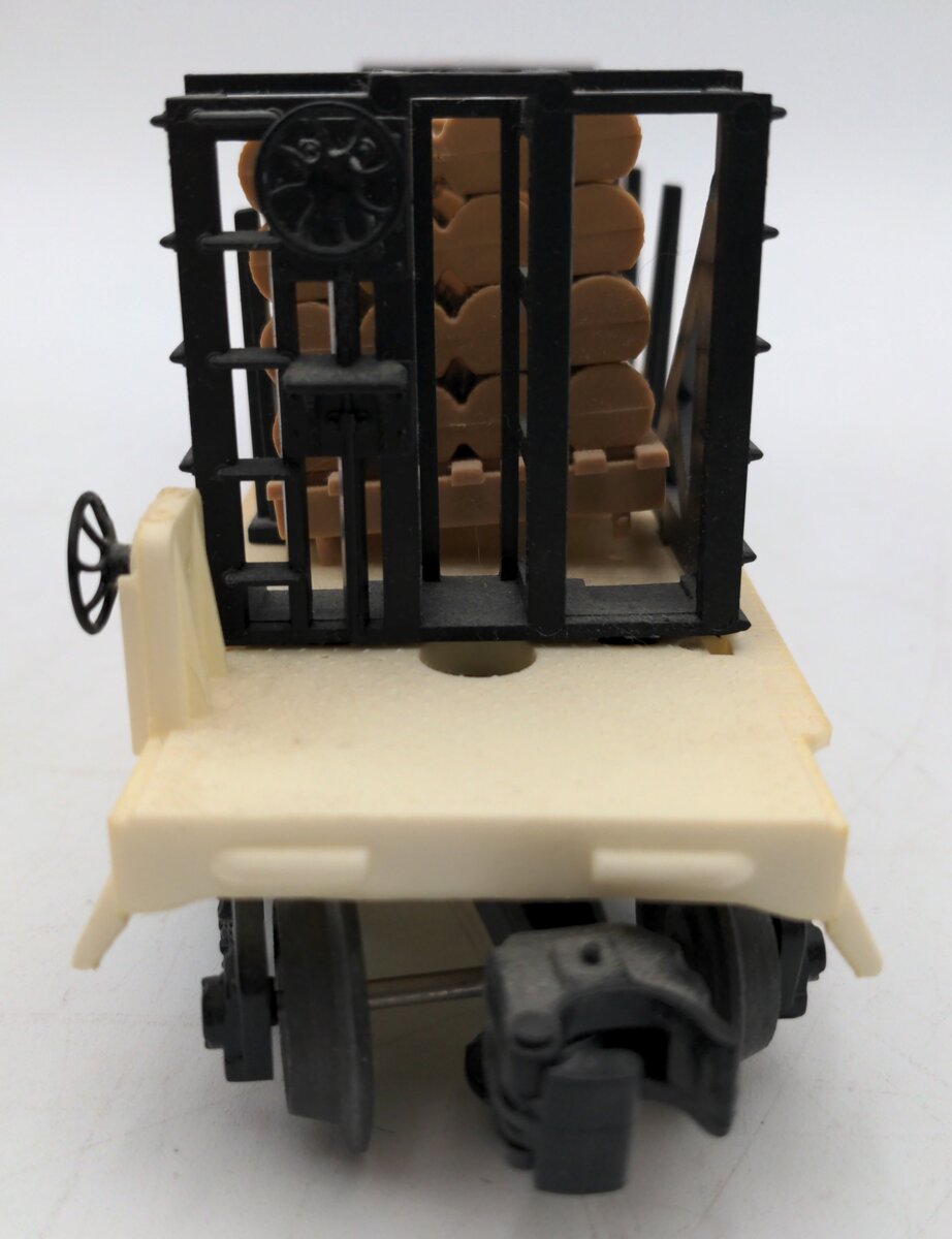 Lionel 6-16379 O Gauge Northern Pacific Flatcar w/ Wood Load VG/Box