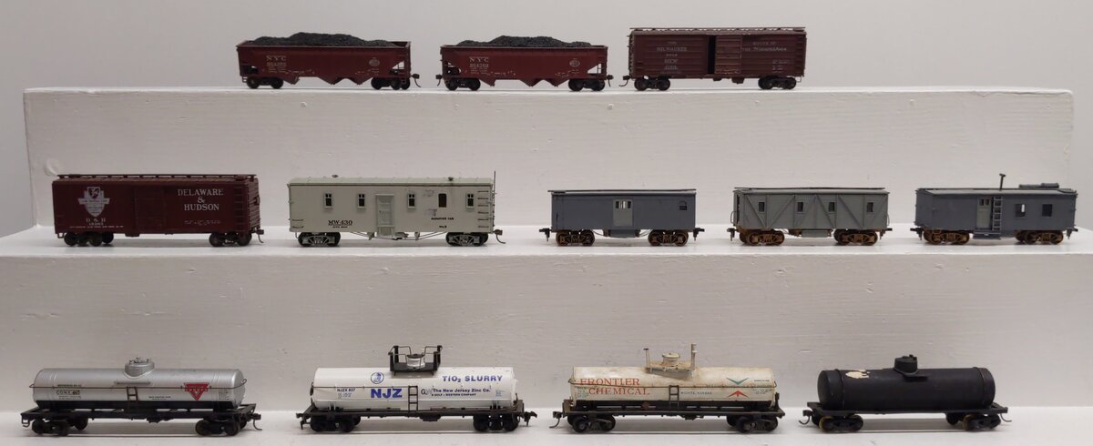 Walthers and Other HO Assorted Freight Cars [12] VG