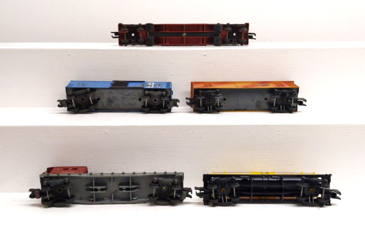 American Flyer S Assorted Freight Cars: 24043, 24328, 24533, 24546, 55 [5] VG