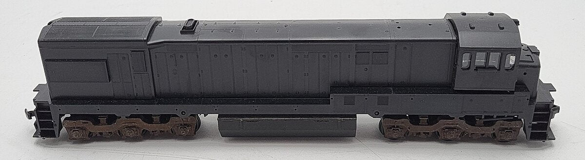 Athearn 3460 HO Undecorated U30C Diesel Locomotive Non-Powered VG/Box