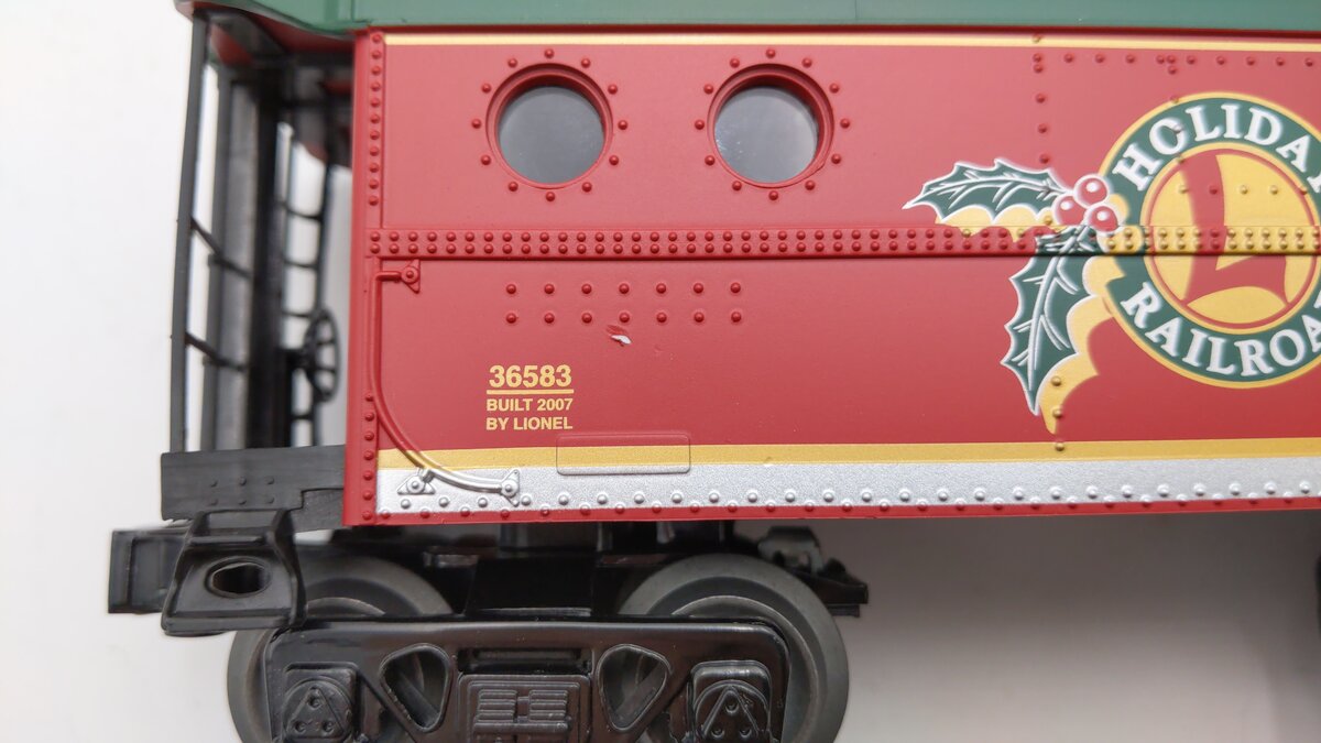 Lionel 6-36583 O Gauge Christmas Porthole Caboose #25 EX/Box