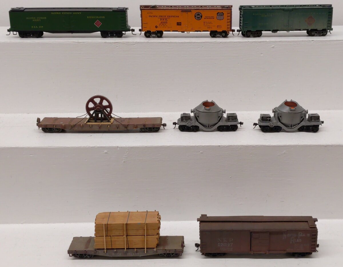 Athearn HO Scale Assorted Freight Cars [8]