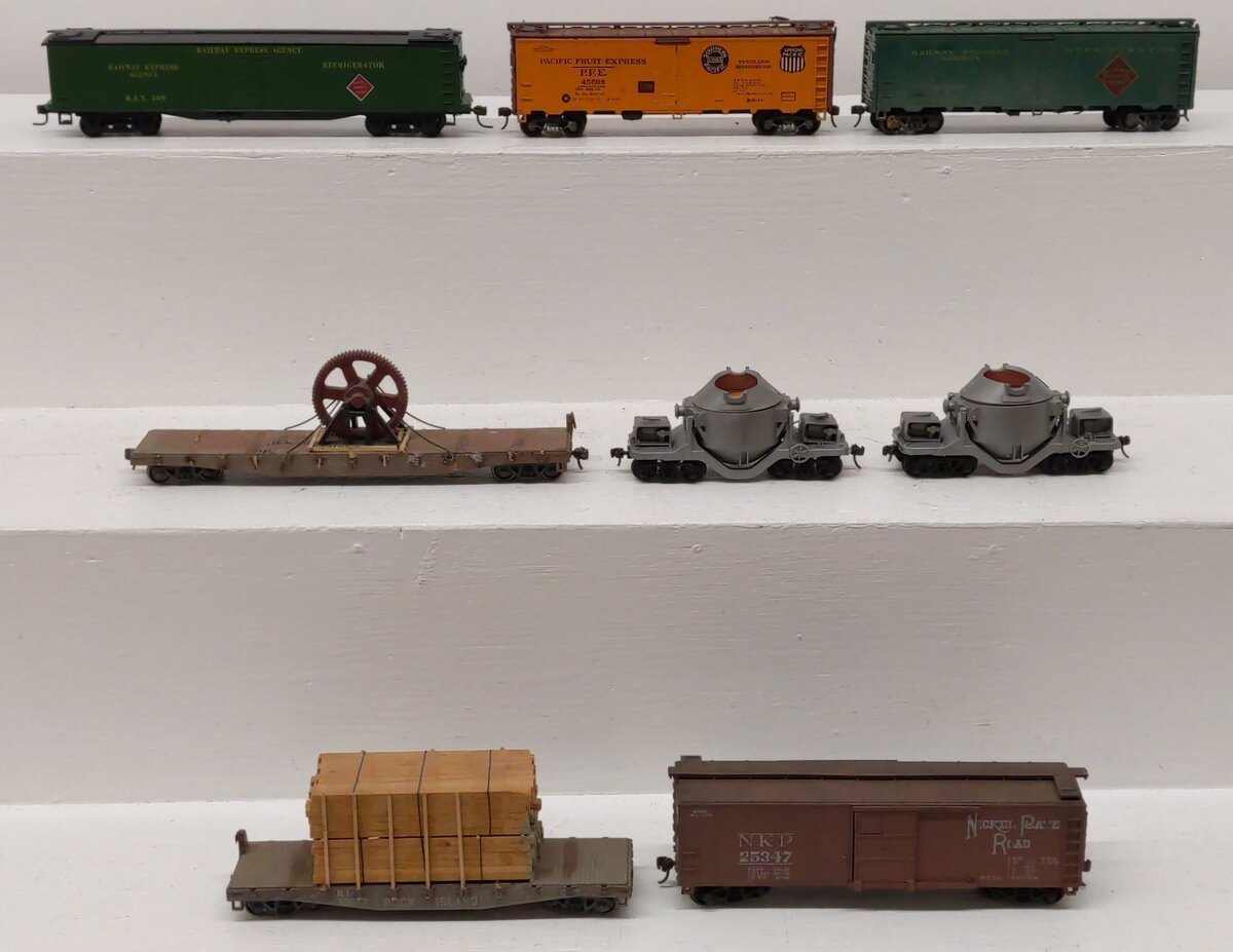 Athearn HO Scale Assorted Freight Cars [8]