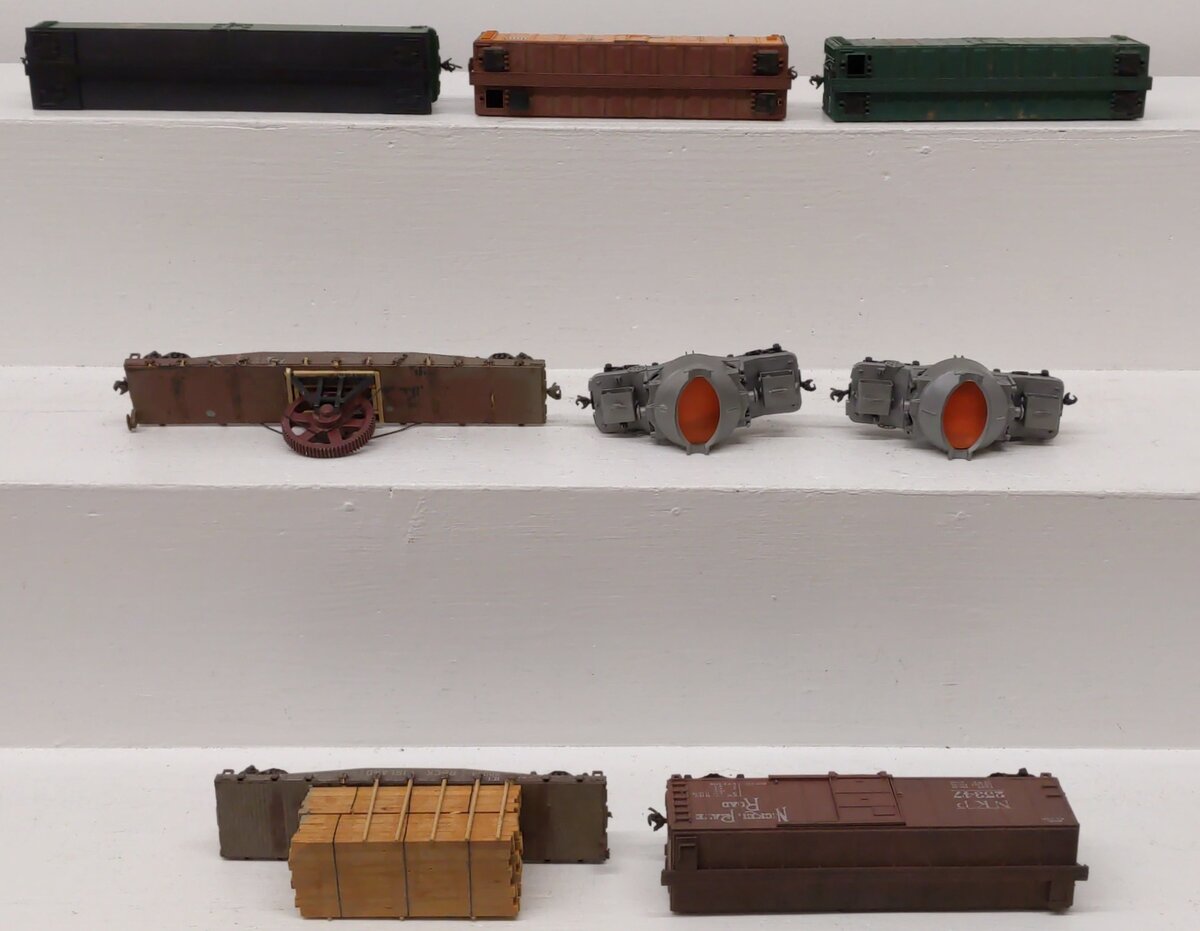 Athearn HO Scale Assorted Freight Cars [8]