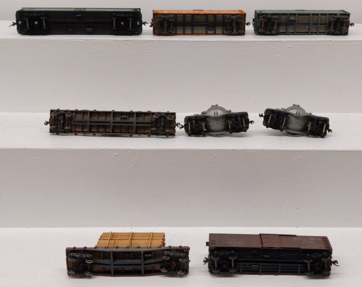 Athearn HO Scale Assorted Freight Cars [8]