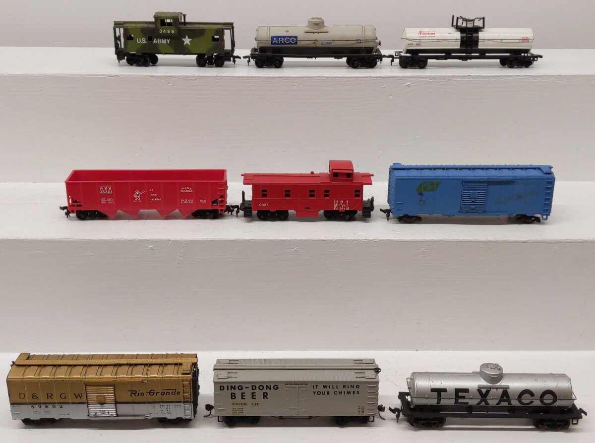 AHM, Lionel, Tyco  & Others HO Scale Assorted Freight Cars [9]
