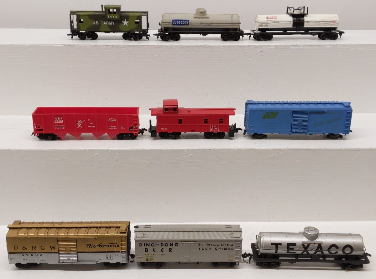 AHM, Lionel, Tyco  & Others HO Scale Assorted Freight Cars [9]