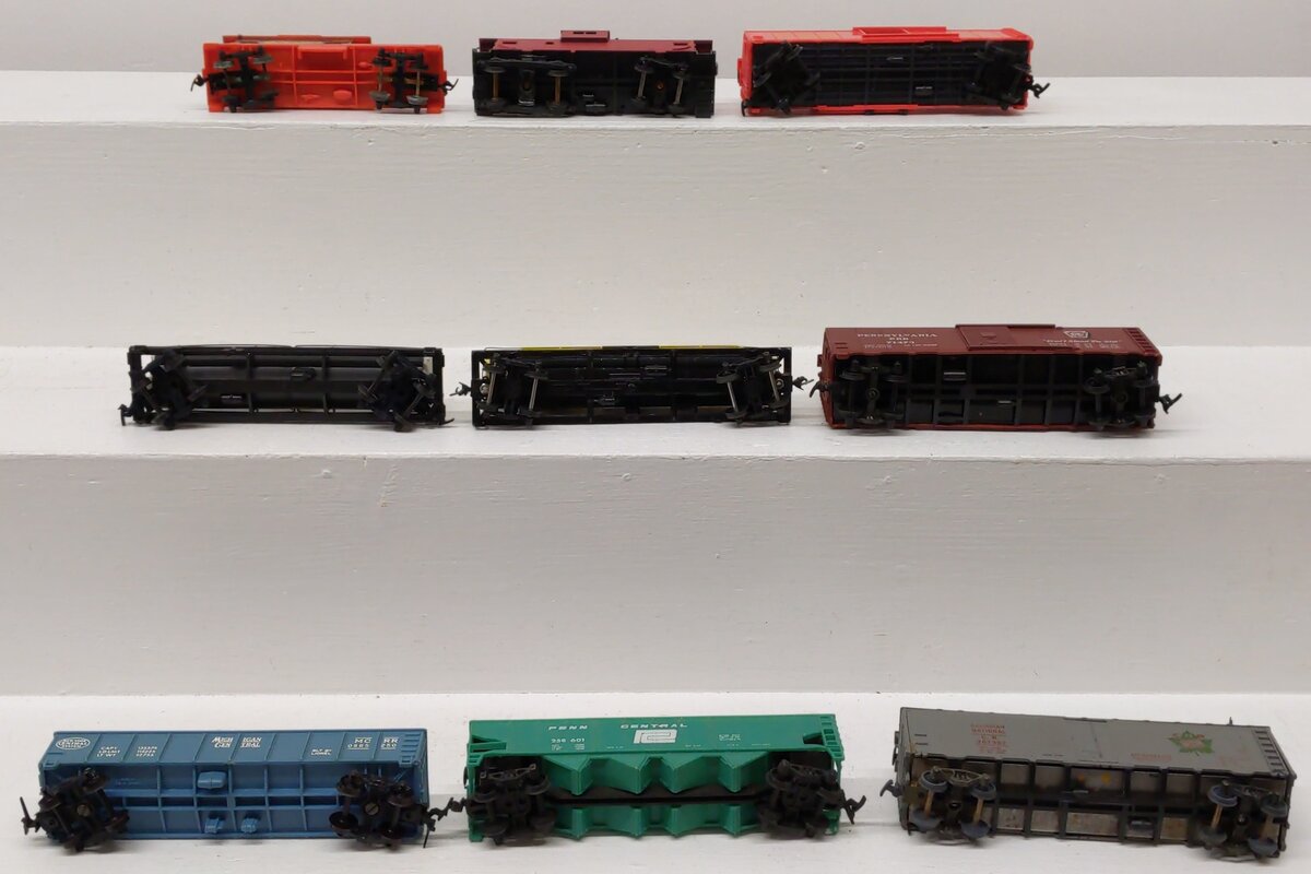Bachmann, Lionel, Tyco & Others HO Scale Assorted Freight Cars [9]