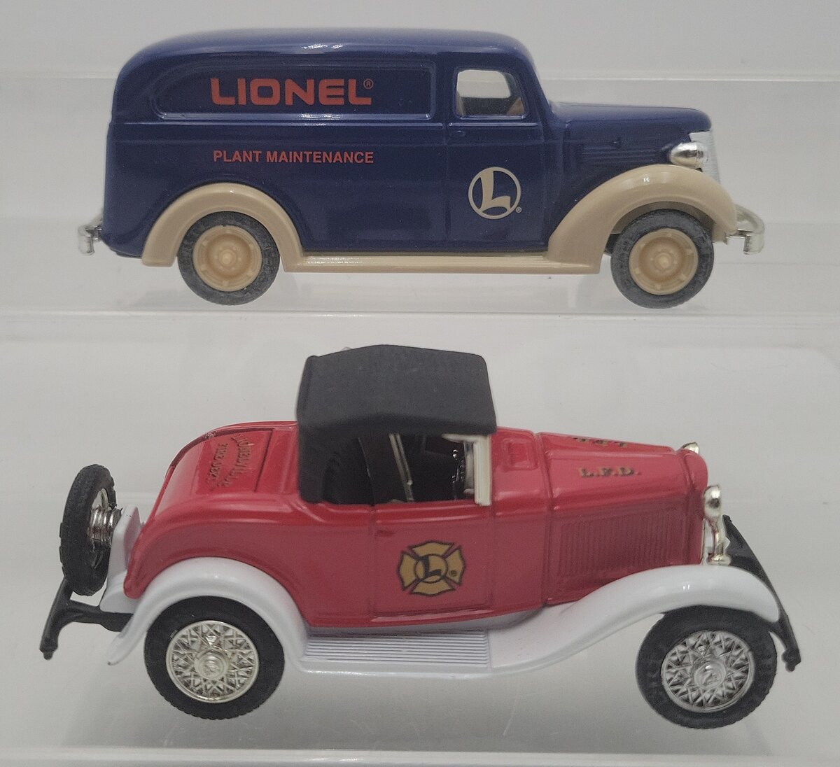 Ertl F085 1:48 Eastwood Lionel Plant Maintenance Van & Fire Dept Car (Set of 2) EX/Box