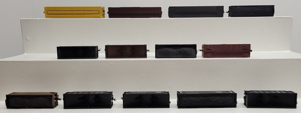 HO Assorted Freight Cars [13]