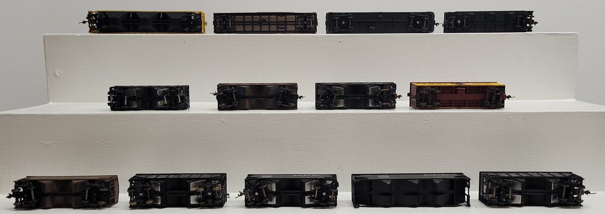 HO Assorted Freight Cars [13]