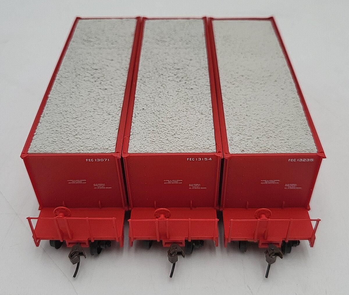 Walthers 932-370531 HO FEC 40' Ortner Aggregate Car #2 (Pack of 3) EX/Box