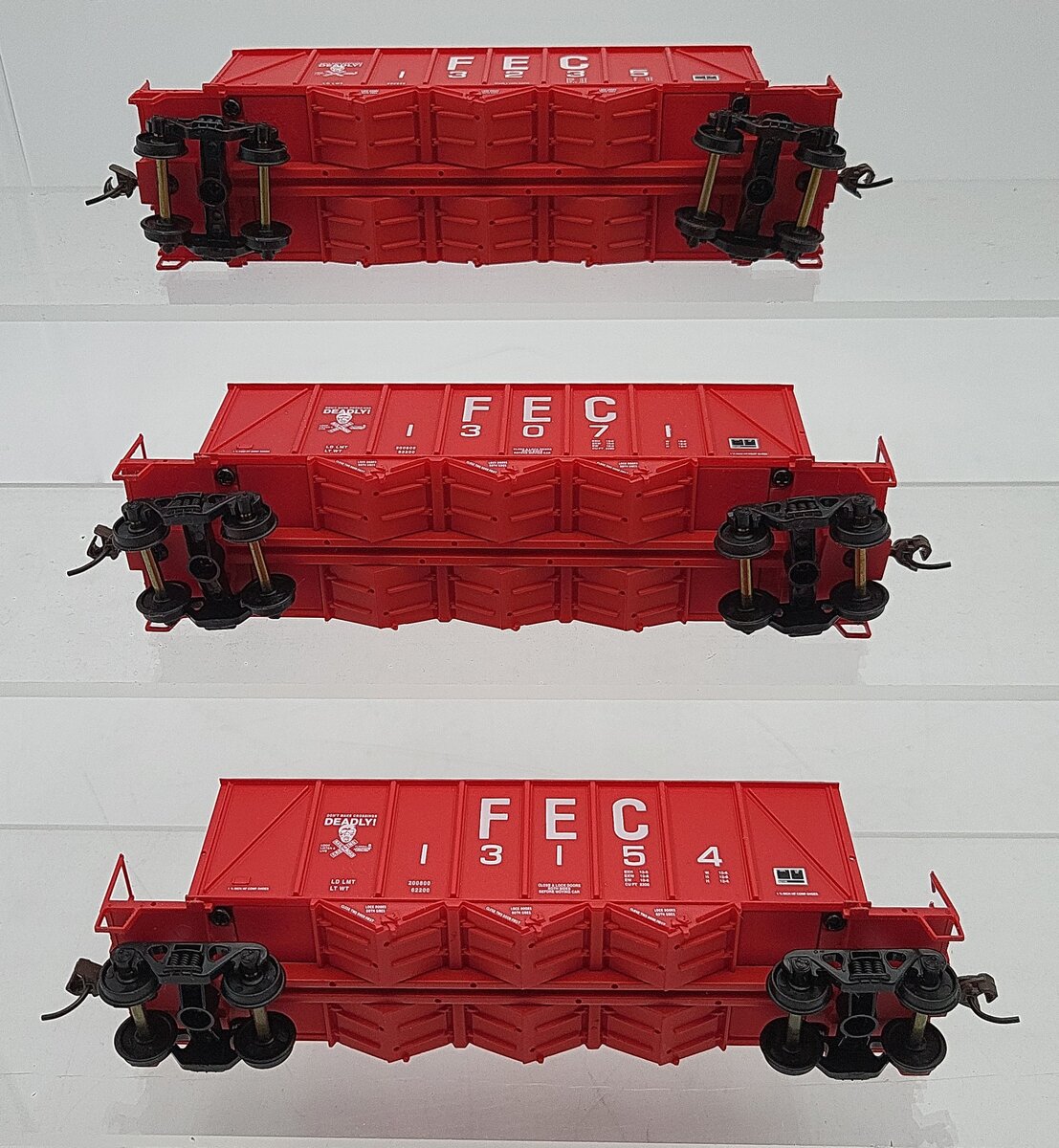Walthers 932-370531 HO FEC 40' Ortner Aggregate Car #2 (Pack of 3) EX/Box