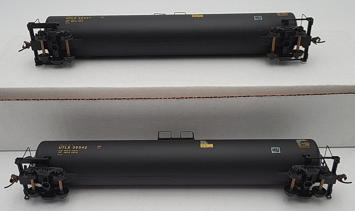 Walthers 932-27301 HO Scale Union Tank Car 33K Gal LPG Tank Car (Pack of 2) EX/Box