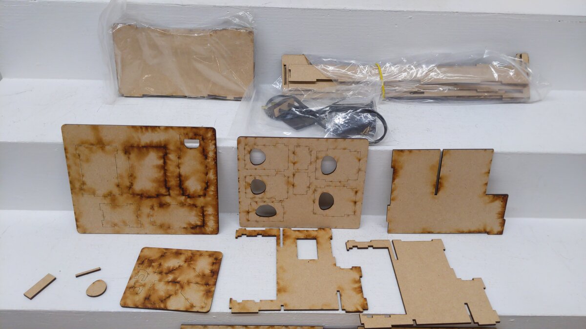 WWScenics WSLC-017 OO / HO Scale Loco Service Station Laser Cut Wood Kit EX/Box
