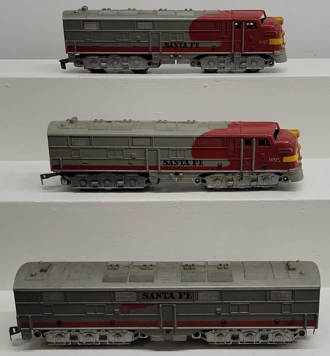 Marx 1095 Vintage O Santa Fe ABA Diesel Locomotives VG