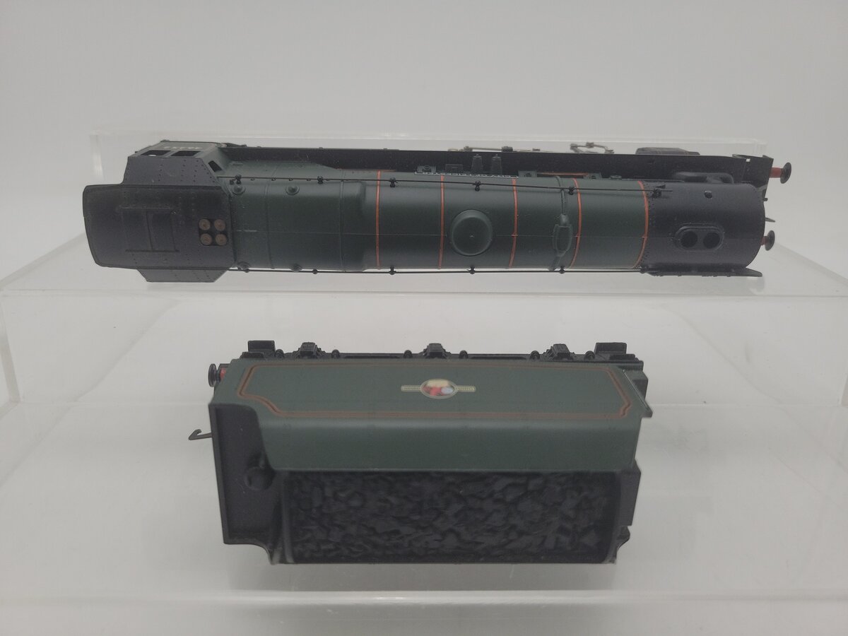 Hornby R3918 HO British Railways "City Of Leicester" Steam Loco & Tender #46252 EX