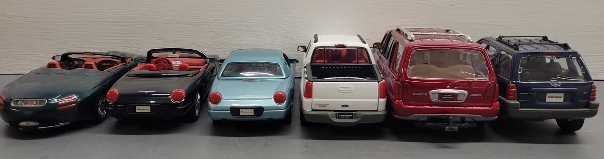 Maisto Assorted Diecast Cars [6] EX