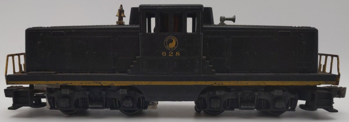 Lionel 628 VIntage O Northern Pacific 44 Ton Diesel Locomotive VG