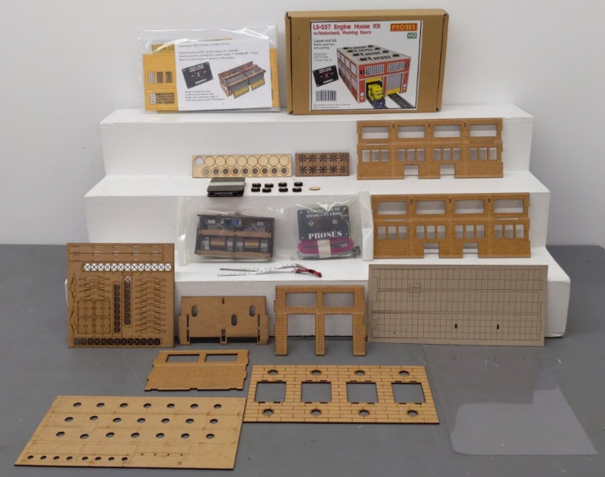 Bachmann 39119 HO Scale Modern Engine House with Motorized Doors Building Kit EX/Box