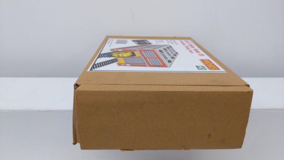 Bachmann 39119 HO Scale Modern Engine House with Motorized Doors Building Kit EX/Box