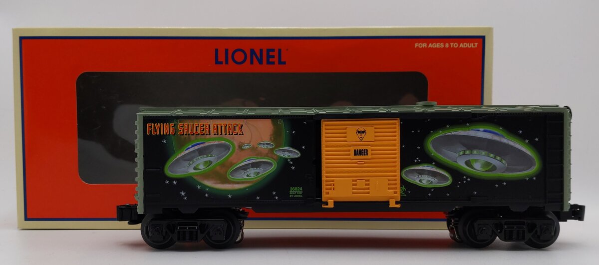 Lionel 6-36824 O Gauge Alien Smoke Operating Boxcar LN/Box