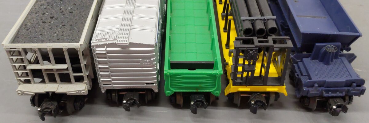 Lionel O Gauge Assorted Freight Cars [5] VG