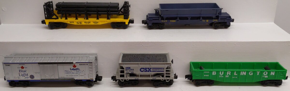 Lionel O Gauge Assorted Freight Cars [5] VG