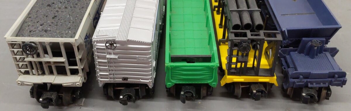 Lionel O Gauge Assorted Freight Cars [5] VG