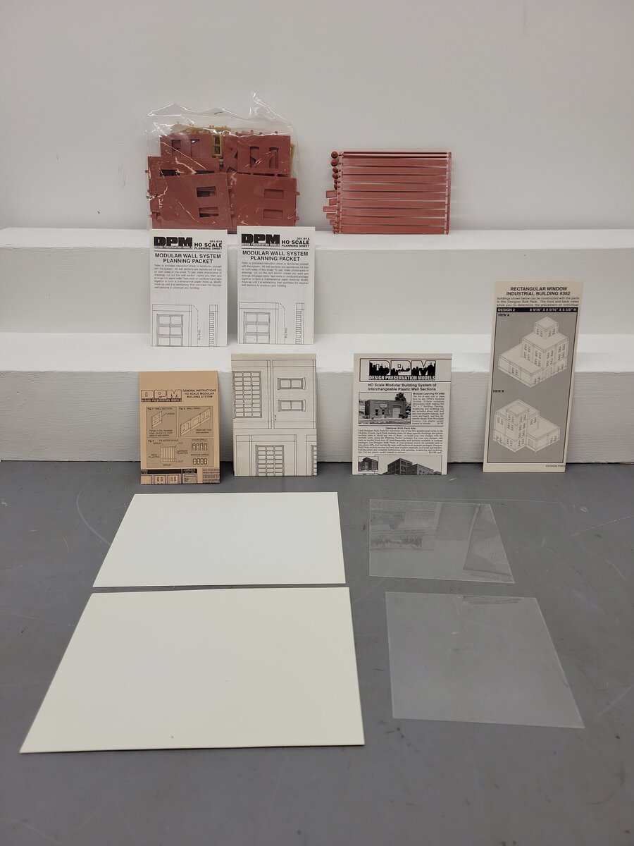 DPM 36200 HO Scale Designer Bulk Pack Rectangular Window Industrial Building Kit EX/Box