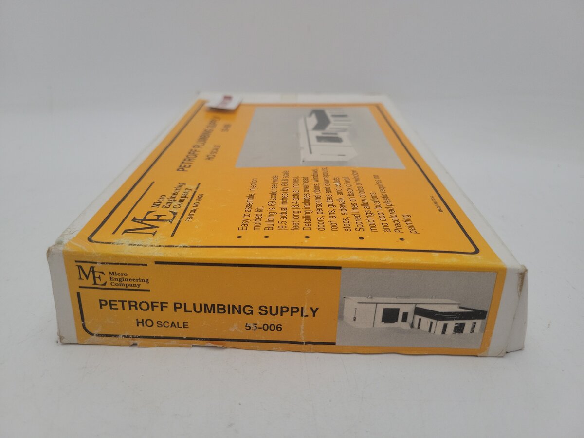 Micro Engineering 55-006 HO Scale Petroff Plumbing Supply Building Kit EX/Box