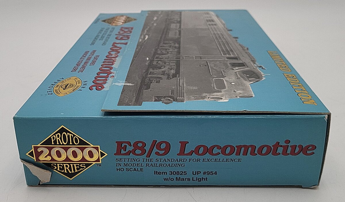 Proto 2000 30825 HO Scale Union Pacific E8/9 Diesel Locomotive #954/Box