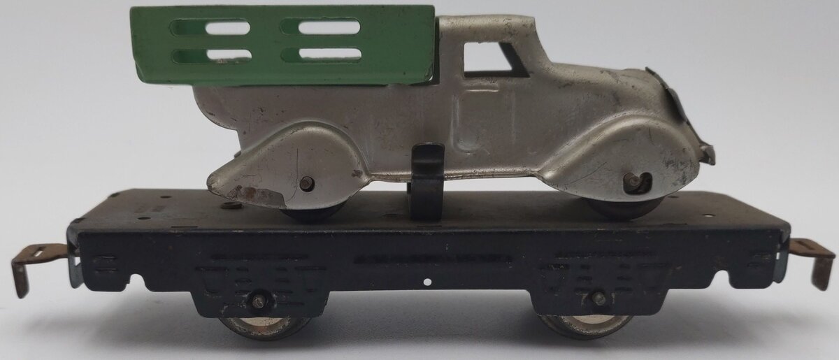 Marx 562 Vintage O Flatcar w/ Silver Truck with Green Bed VG