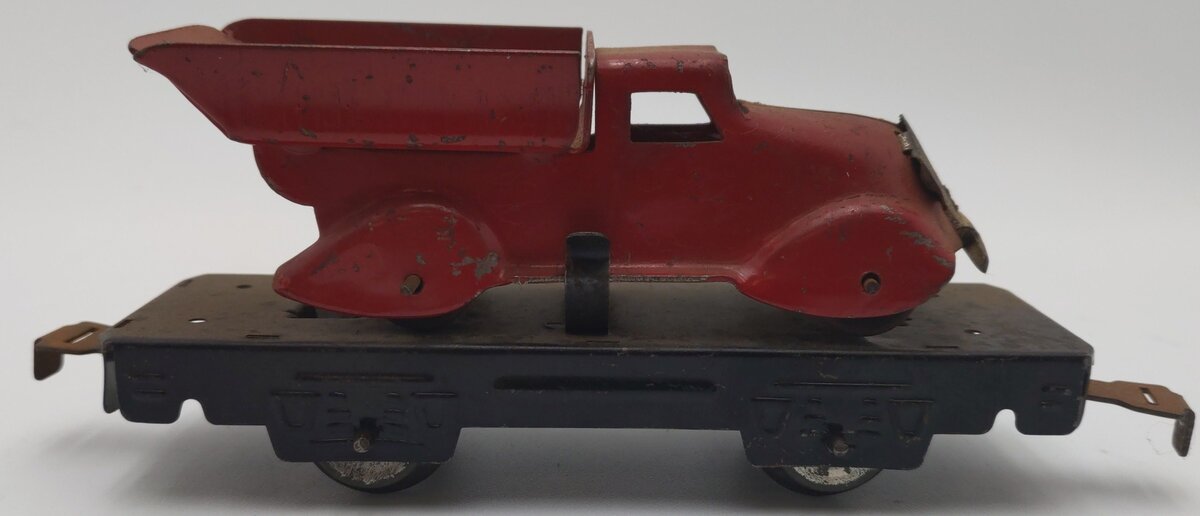 Marx 562 Vintage O Flatcar w/ Red Dump Truck VG