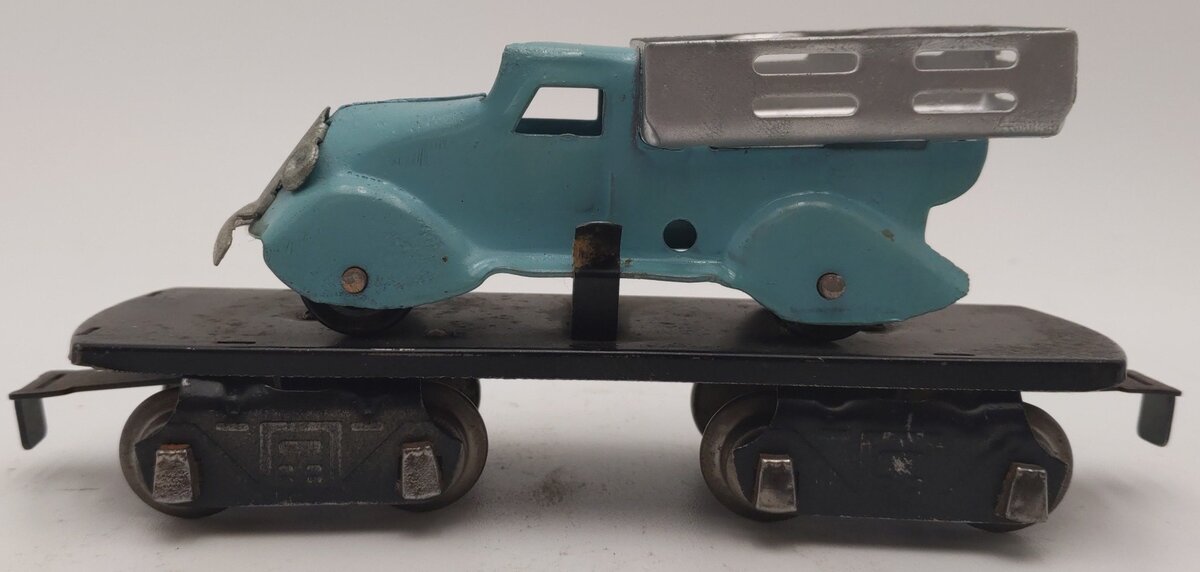 Marx 562 Vintage O Flatcar w/ Blue Dump with Gray Bed VG