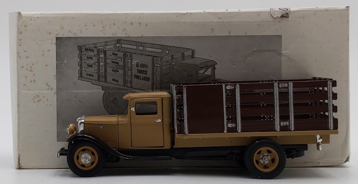 Unique Replicas 18350 1:43 1934 BB-157 Stake Bed Truck EX/Box
