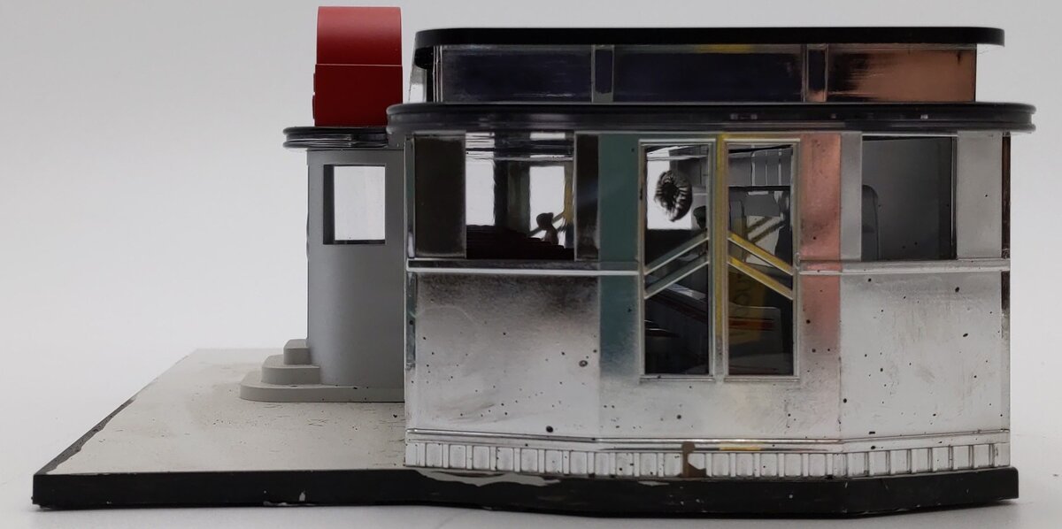Lionel 6-24176 O Gauge Irene's Diner Illuminated EX/Box