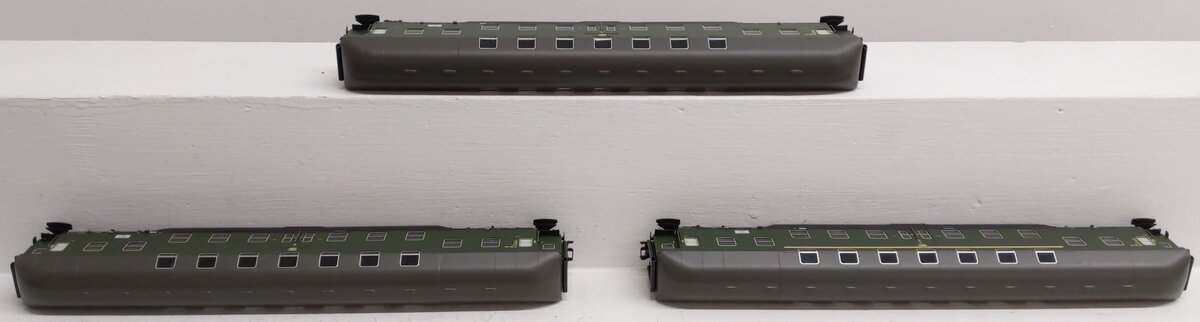 Marklin 43597 HO Scale Bi-Level 3 Car Passenger Set EX/Box