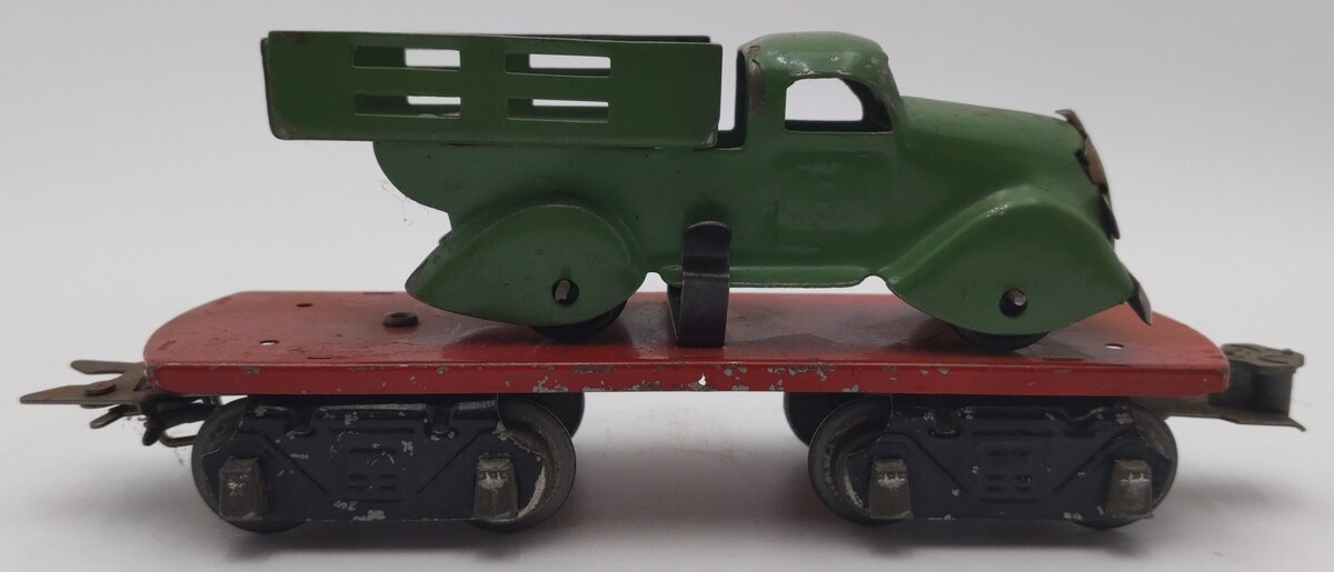 Marx 562 Vintage O Gauge  Flatcar w/ Green Dump Truck VG